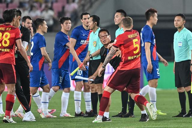 欧冠-拉斯帕多里梅开二度 那不勒斯6比1阿贾克斯